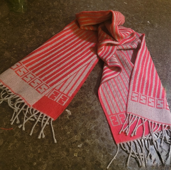 SALE💯Authentic Fendi Wool Scarf - Picture 3 of 3